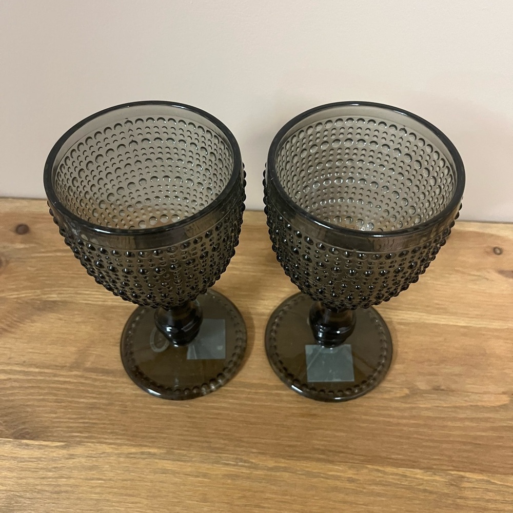 Elegant Pebble Goblet Set - Picture 3 of 3